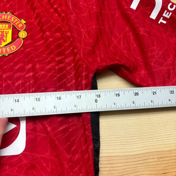 Manchester United Jersey Mens Large Red Casemiro Slim Fit Adidas Soccer - Picture 9 of 15